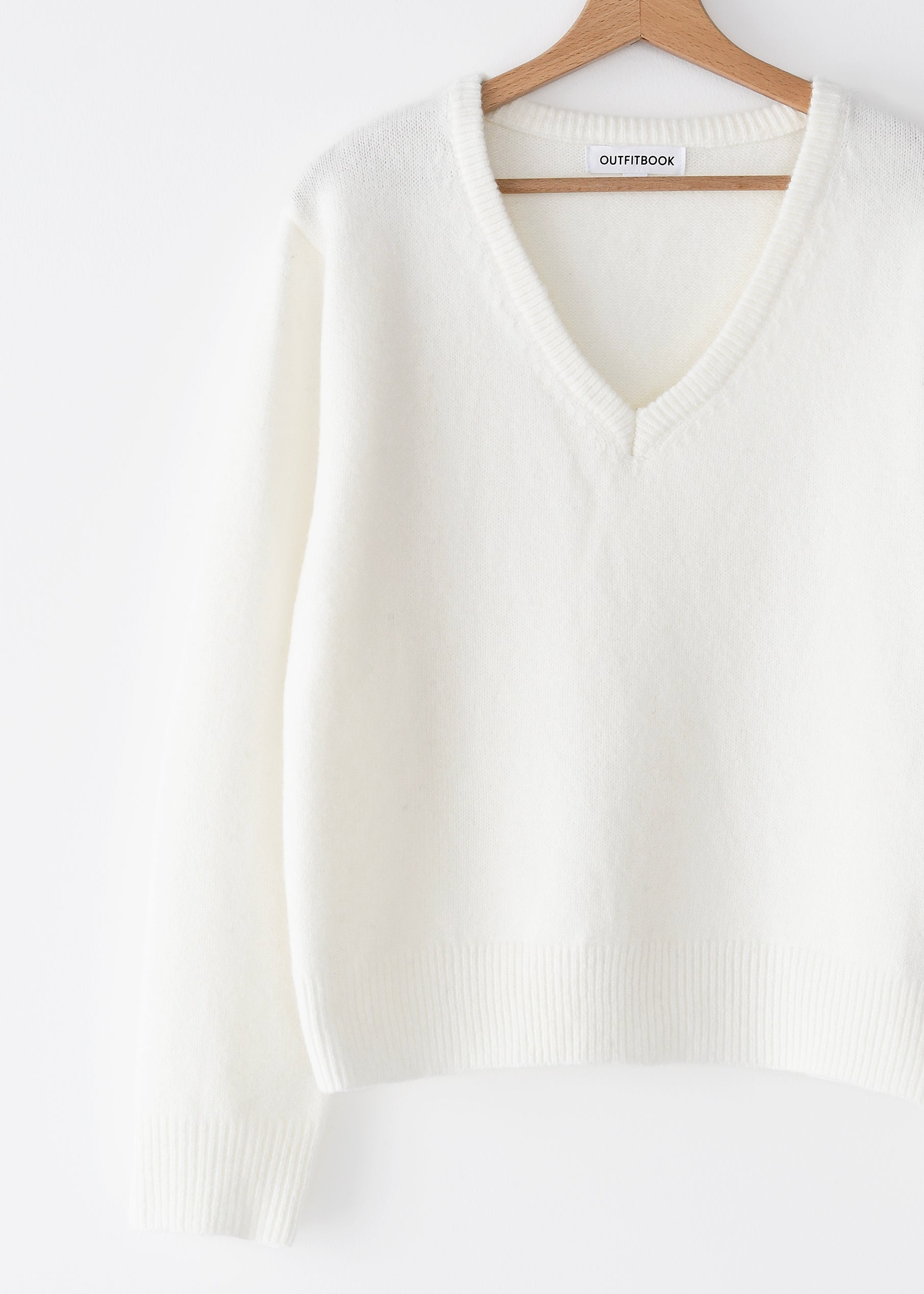 Lena - V-Neck Sweater