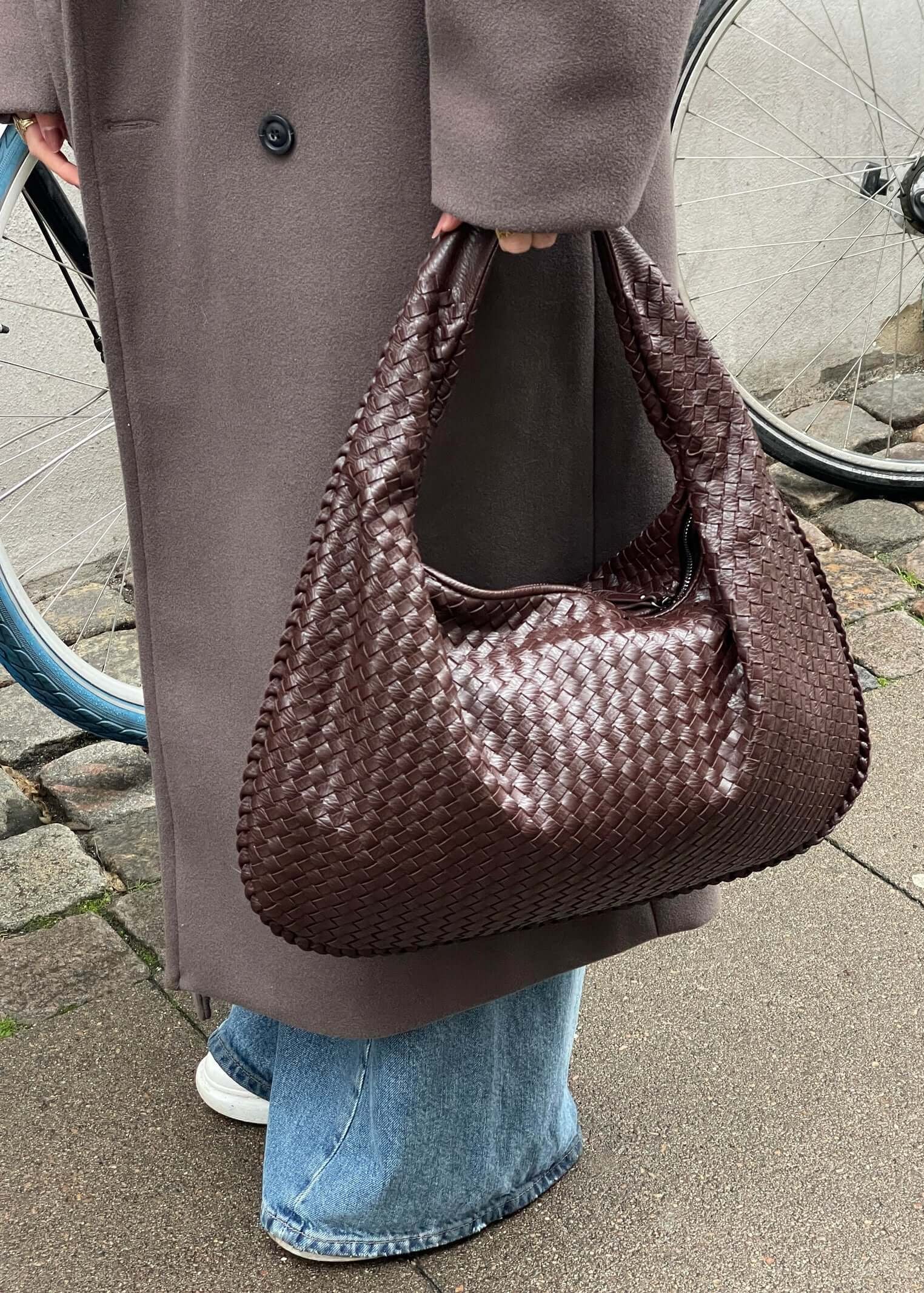 Trina - woven Lattice Shoulder Bag