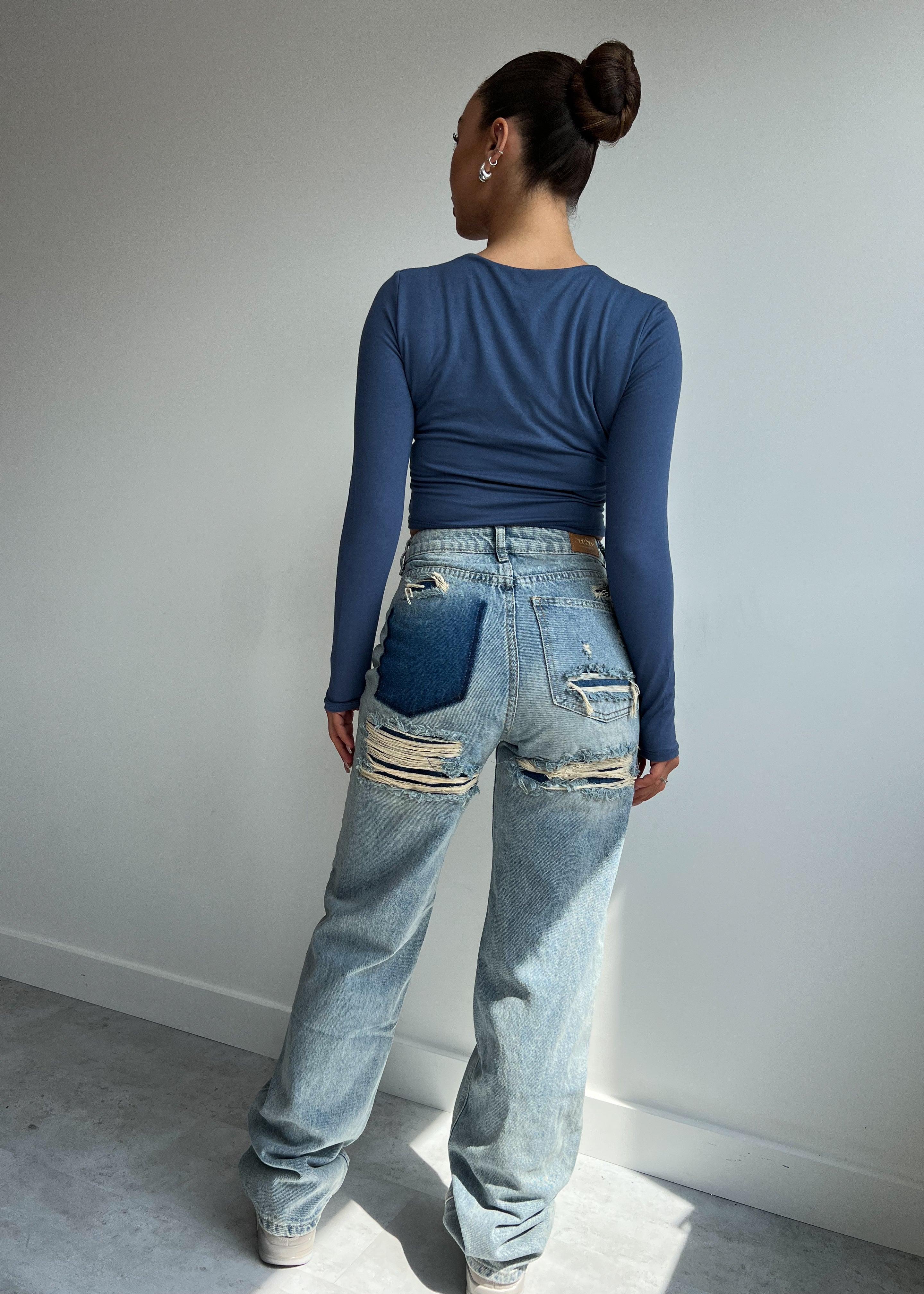 Lexa - Viral Ripped Jeans