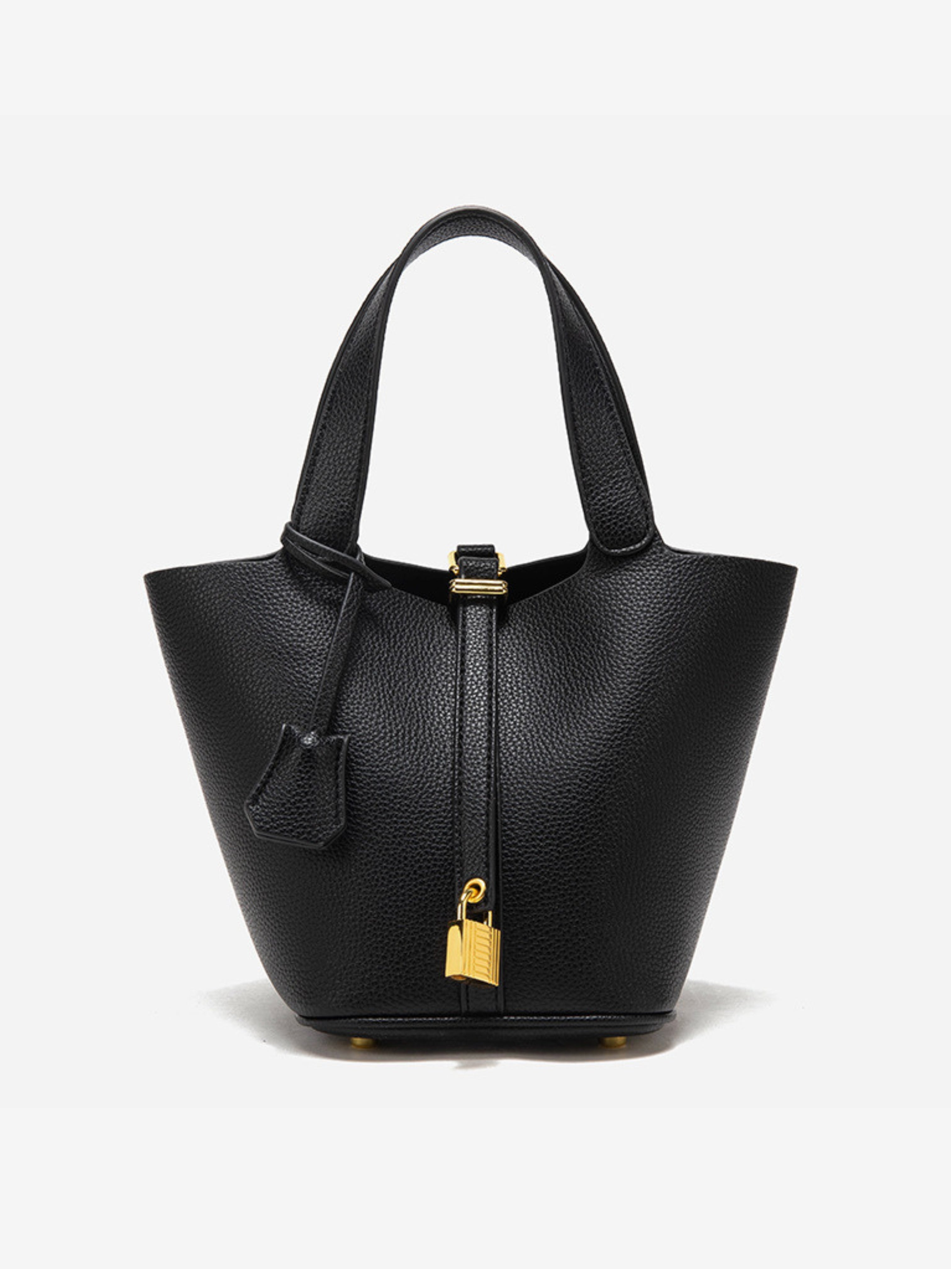 Beatrice's Minimalist Bucket Bag – Where Function Meets Elegance