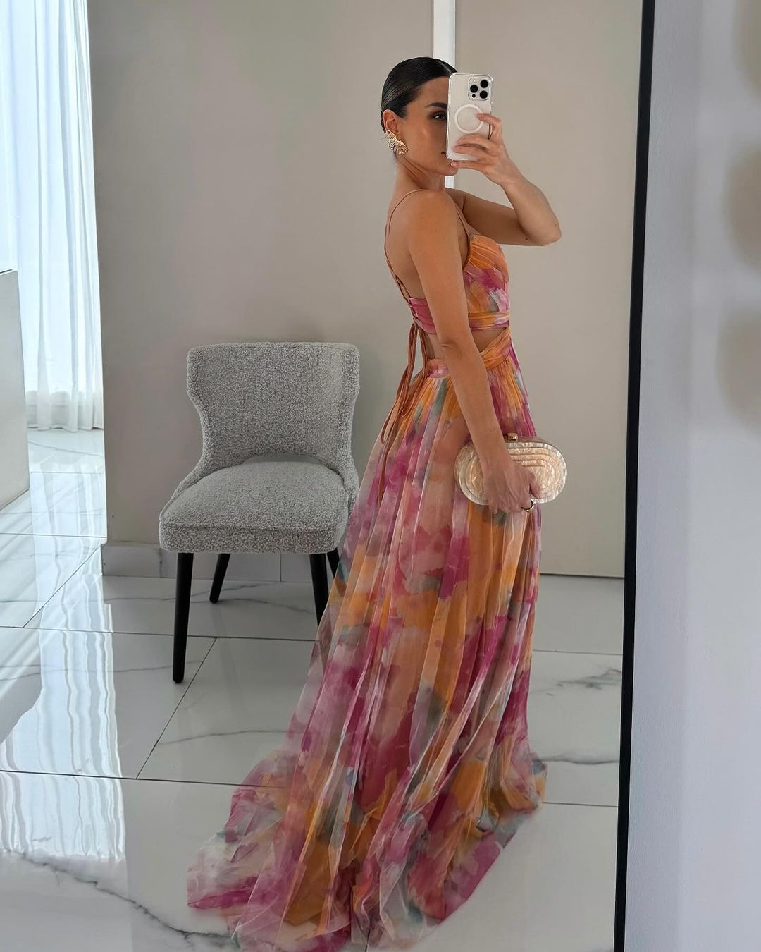 Isla-Rose’s Floral Maxi Dress – A Flowing Beauty for Timeless Elegance