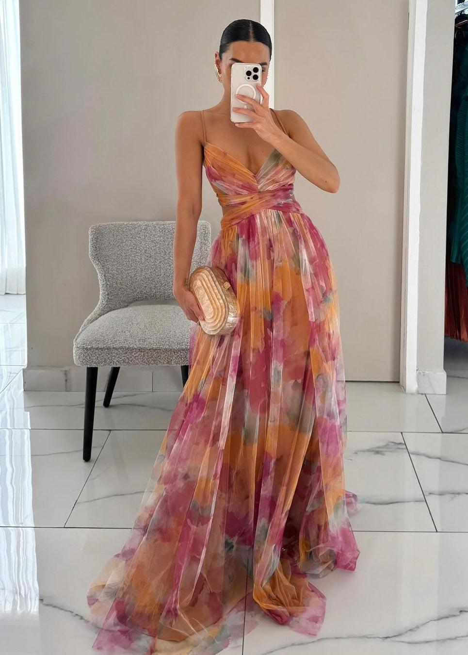 Isla-Rose’s Floral Maxi Dress – A Flowing Beauty for Timeless Elegance