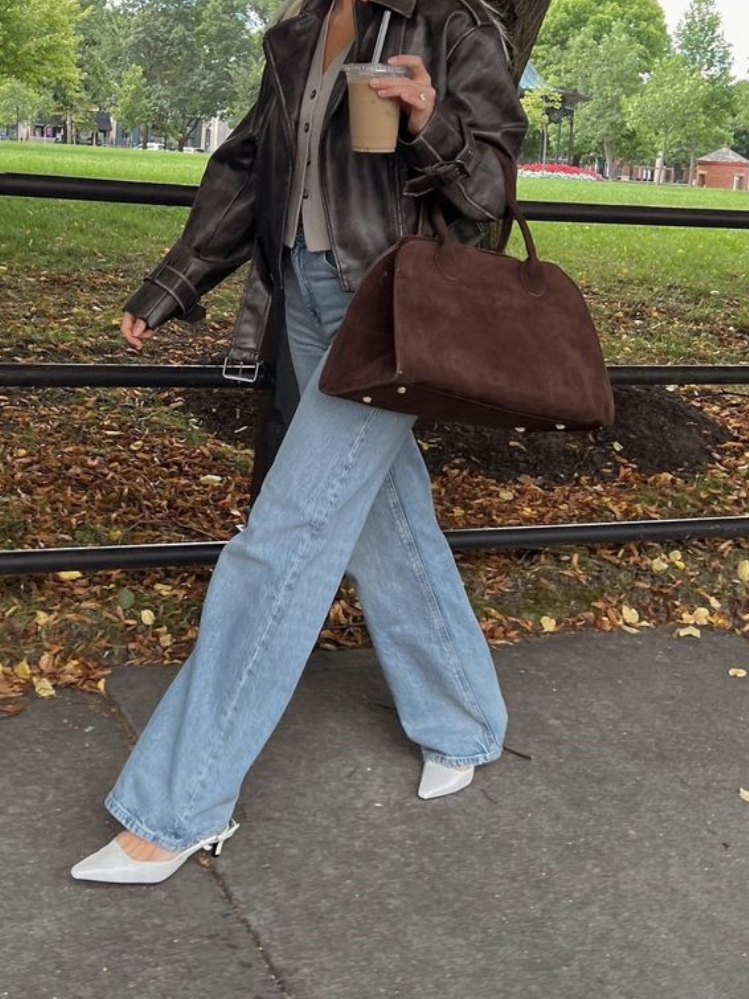 Abigail’s Rosalia Suede Bag – Where Elegance Meets Everyday Function