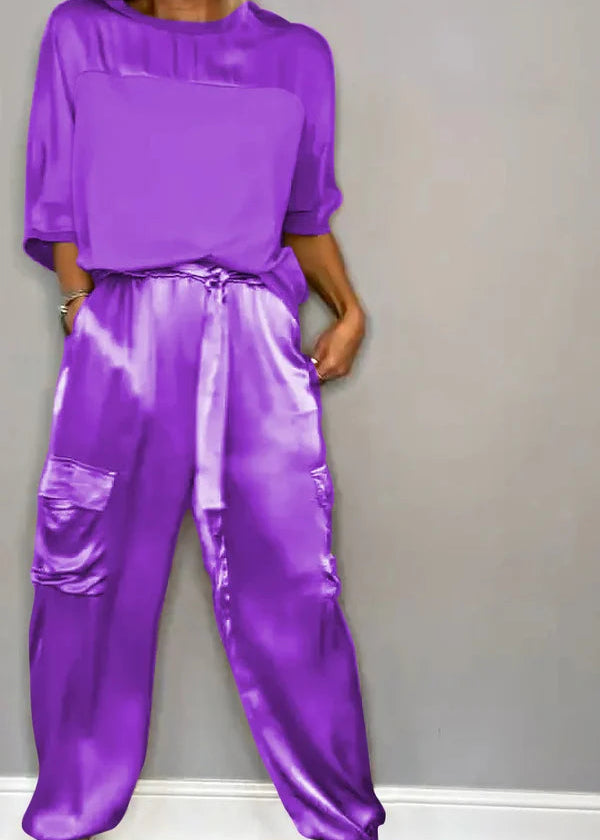 Ensemble deux pièces en satin chic de Sophia : le confort rencontre l'élégance
