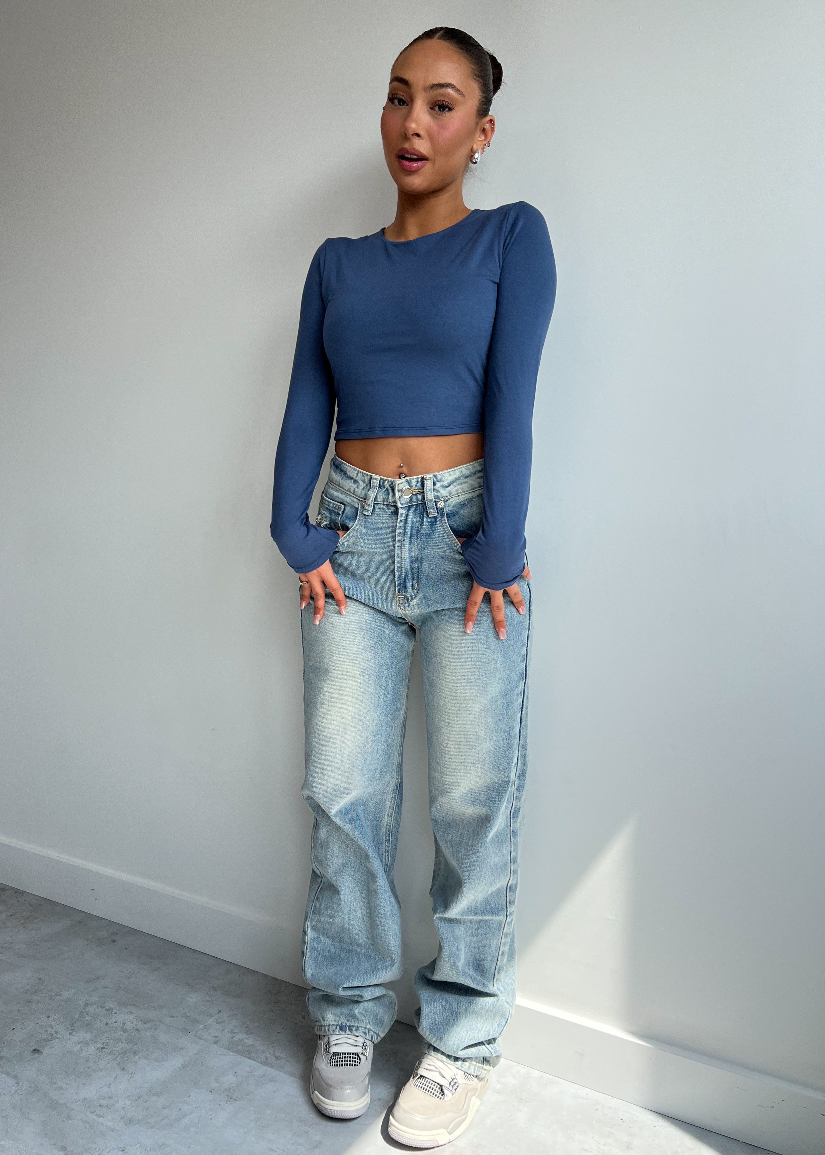 Lexa - Viral Ripped Jeans