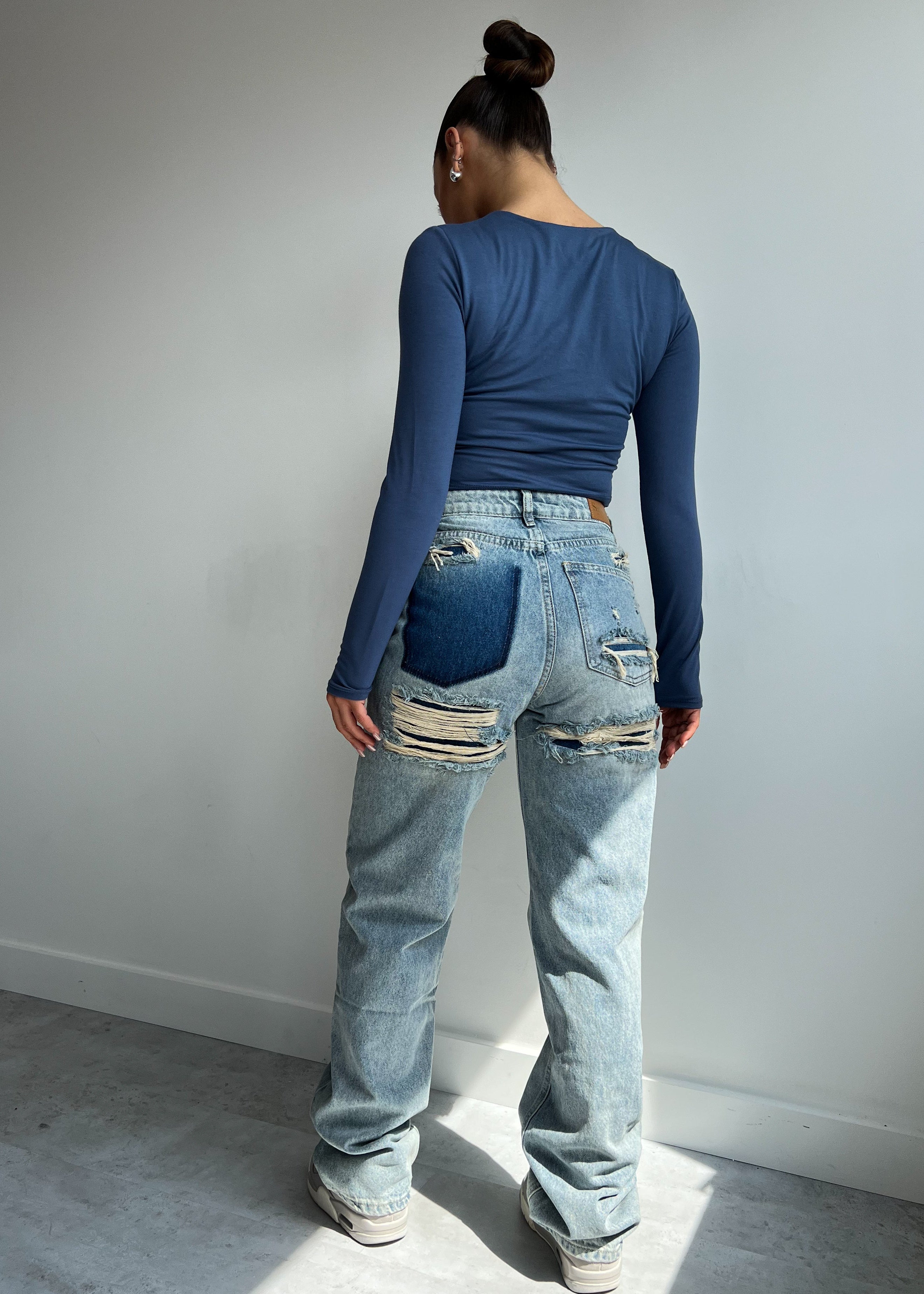 Lexa - Viral Ripped Jeans