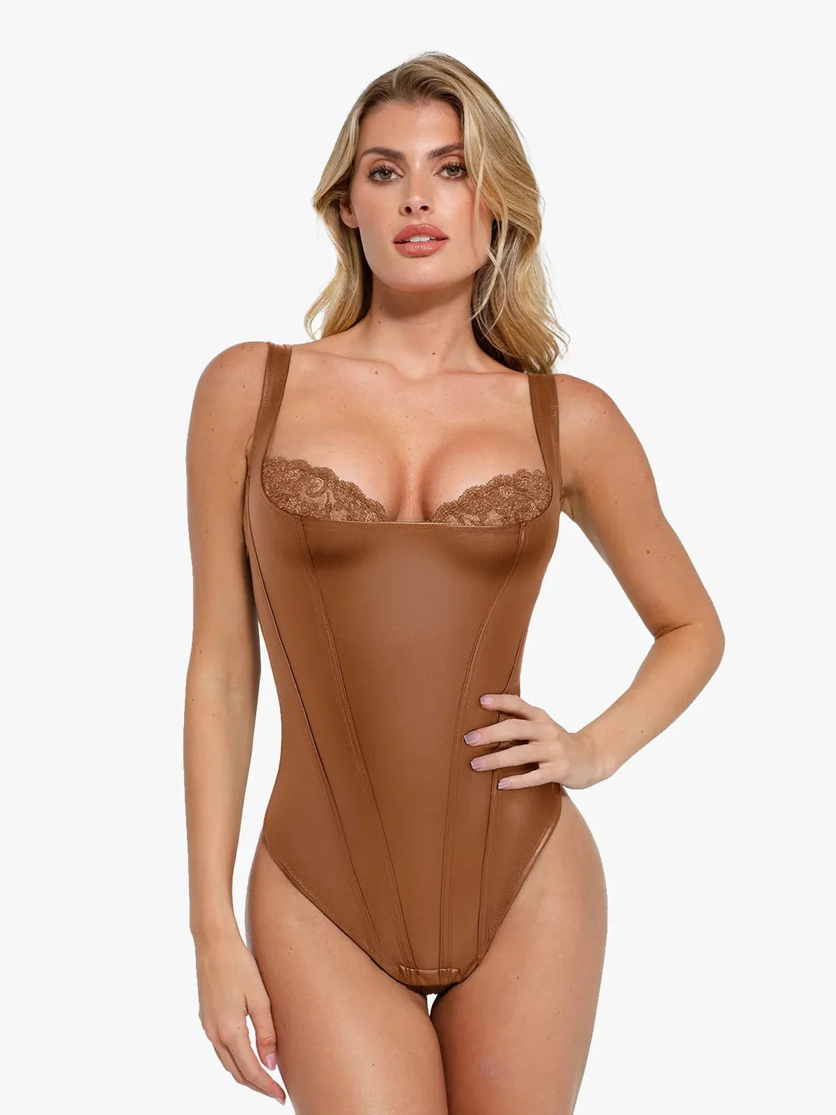 Lena - Similicuir et dentelle